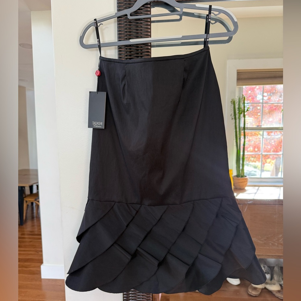 NWT Tadashi Skirt Size 6. - Picture 1 of 6
